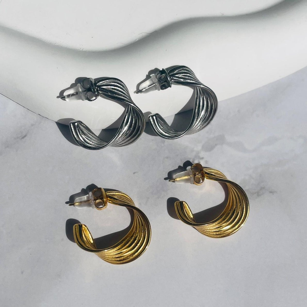 C. Elegant Wave Small Hoop Earrings – Gold & Silver