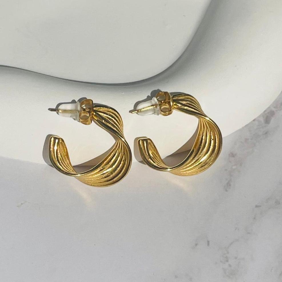 C. Elegant Wave Small Hoop Earrings – Gold & Silver